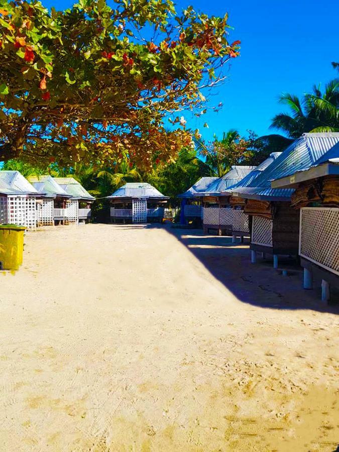 Vacation Beach Fales Hotel Manase Kültér fotó