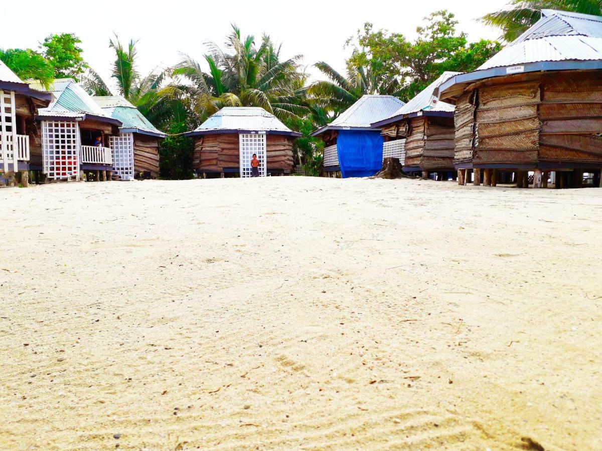 Vacation Beach Fales Hotel Manase Kültér fotó